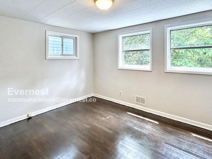 216 Superior Ave #2 - Photo 7 of 16