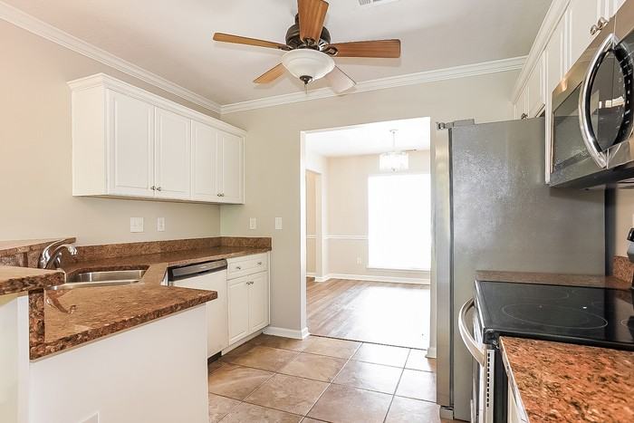 7572 Pleasantville Way - Photo 6 of 12