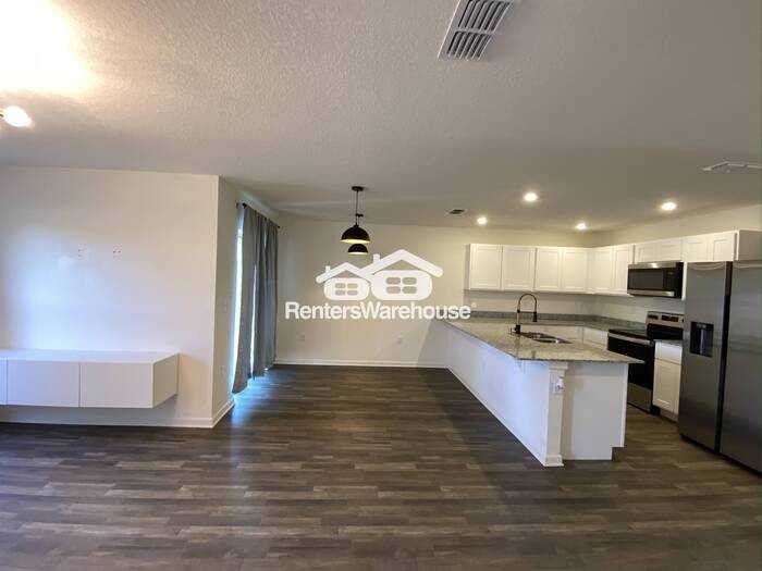 327 St Cloud Rd - Photo 2 of 15