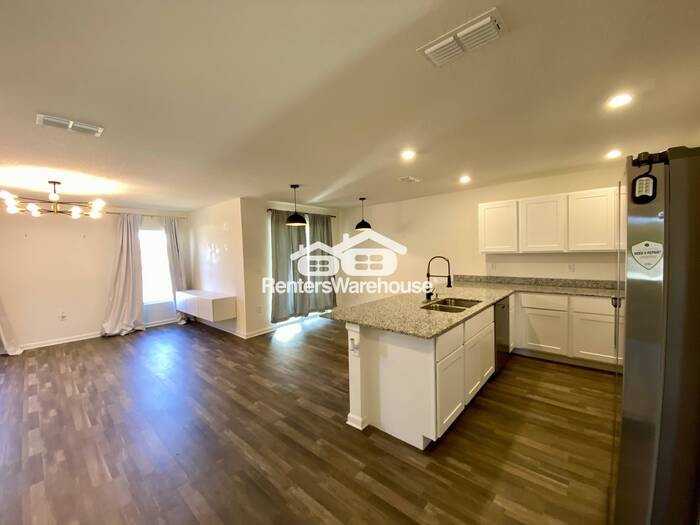 327 St Cloud Rd - Photo 3 of 15