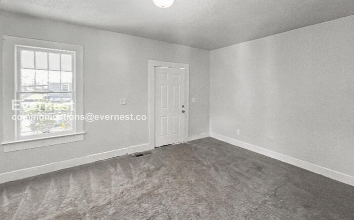 3920 39th Ave N - Photo 4 of 19