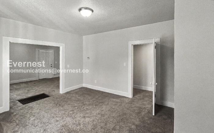 3920 39th Ave N - Photo 6 of 19