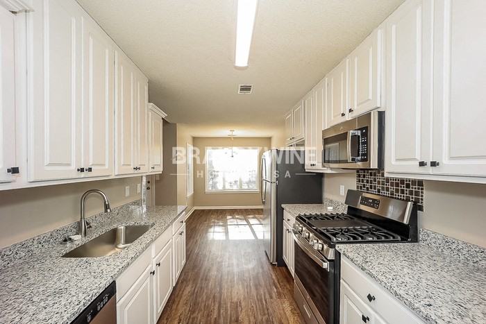 165 White Oak Way - Photo 5 of 14