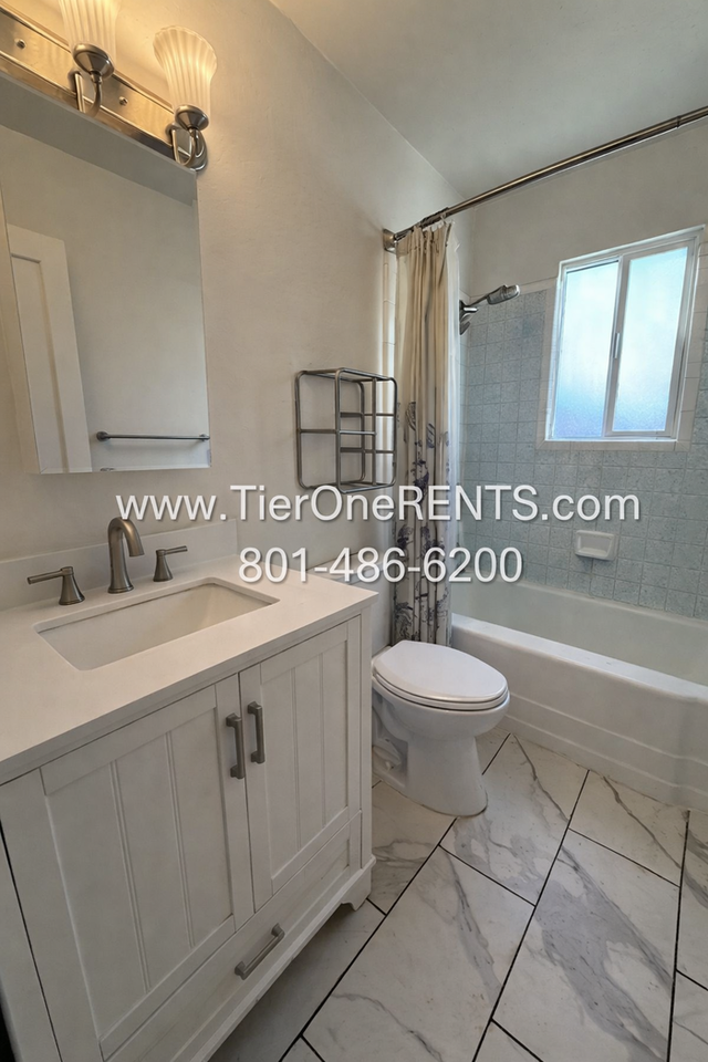 308 S Post St - Photo 4 of 15