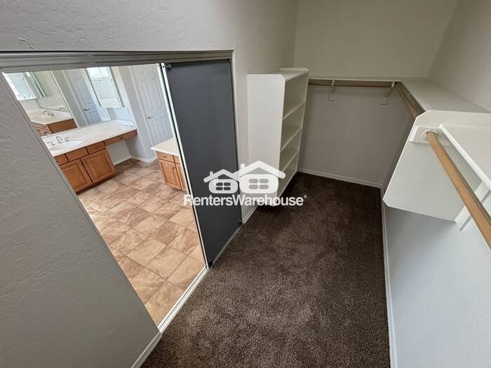 9707 S 45th Ave - Photo 5 of 50