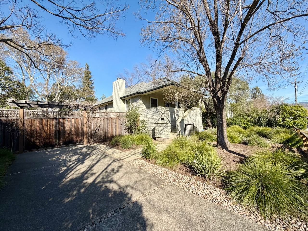 1340 Pine St - Photo 2 of 42