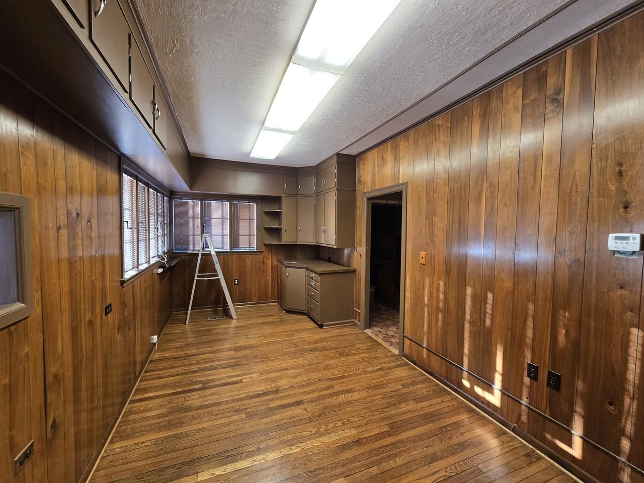 216 N Spring St #1 - Photo 3 of 32