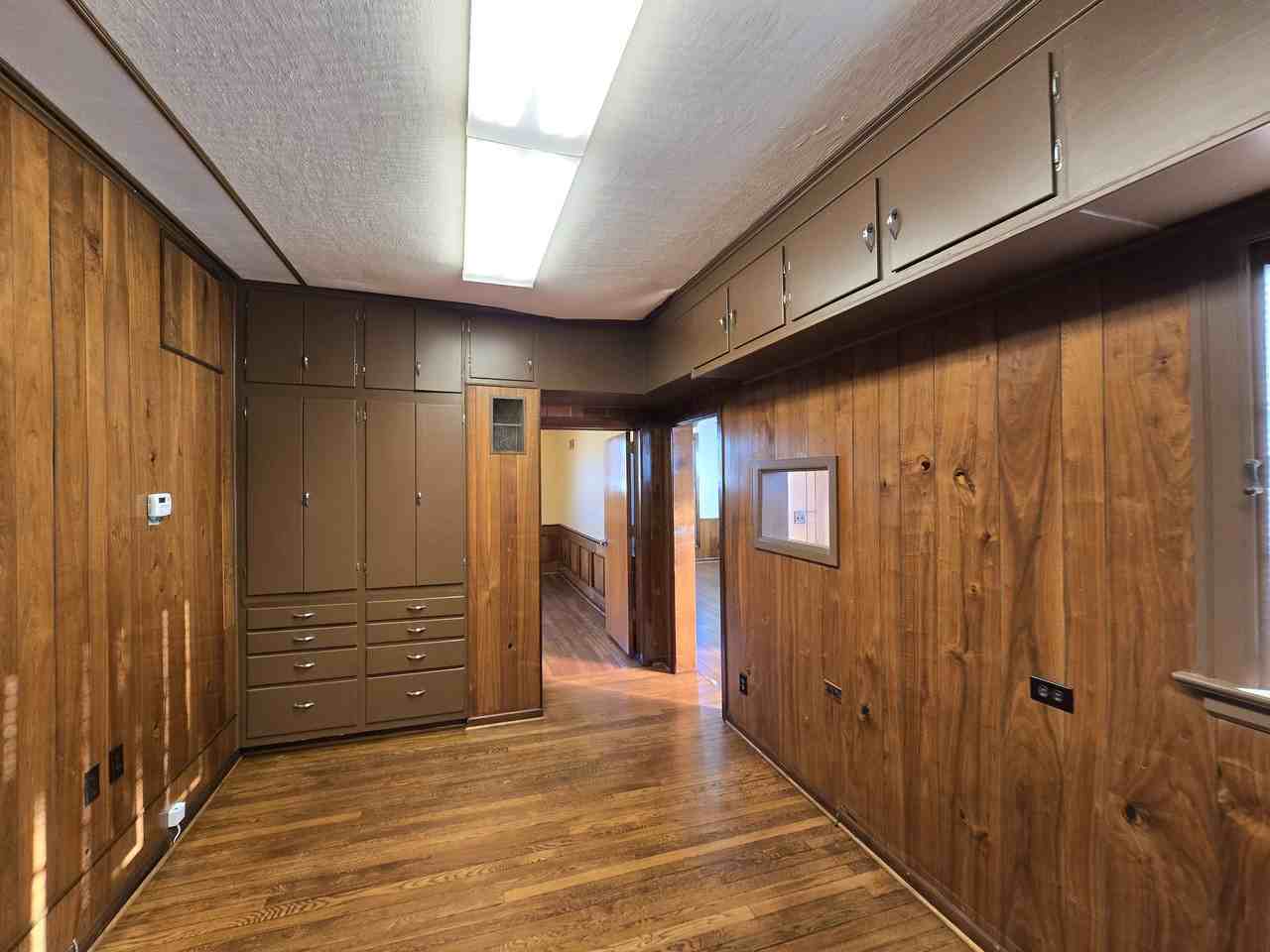 216 N Spring St #1 - Photo 7 of 32