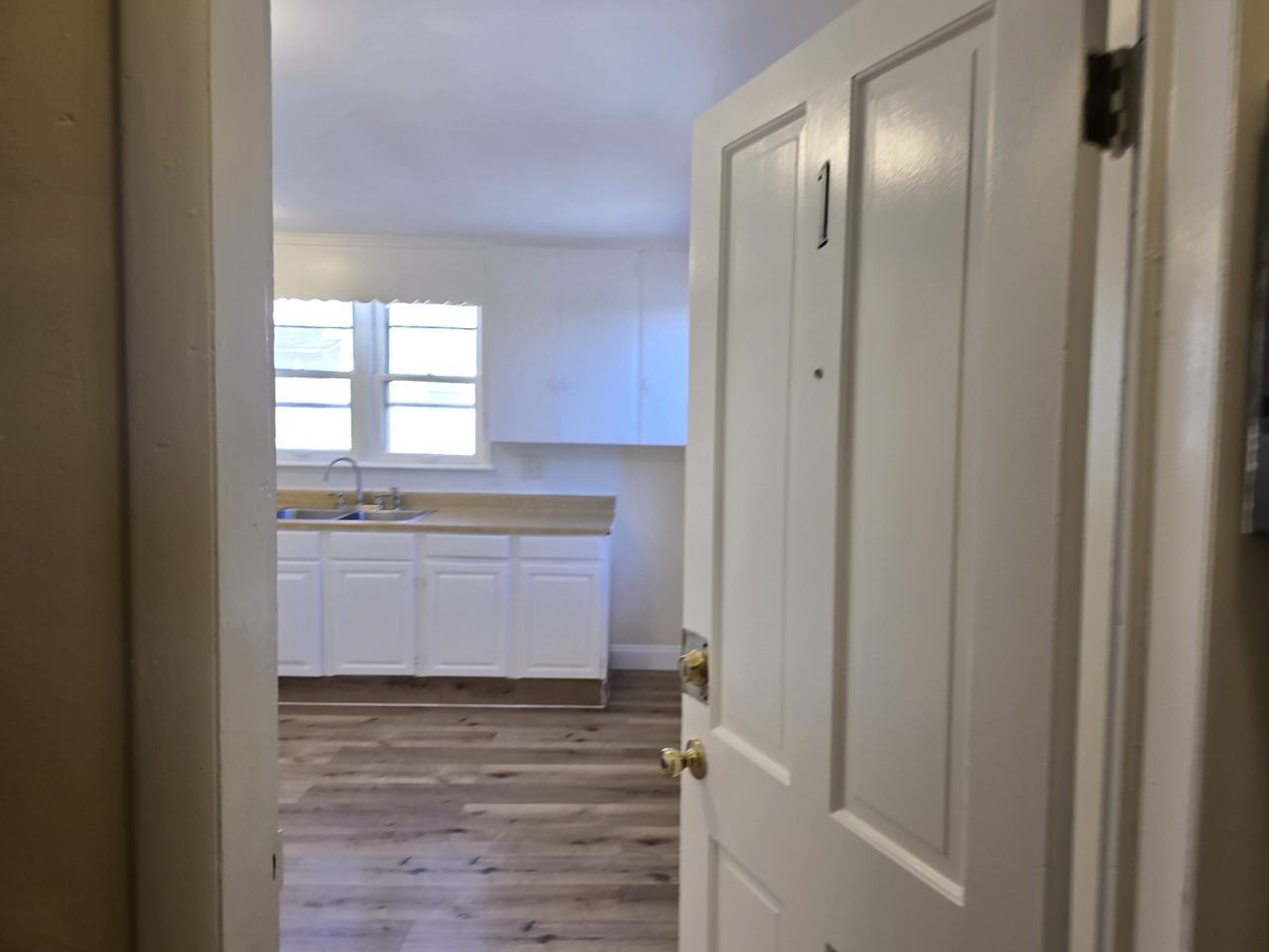 313 S Pleasant St #1 - Photo 5 of 12