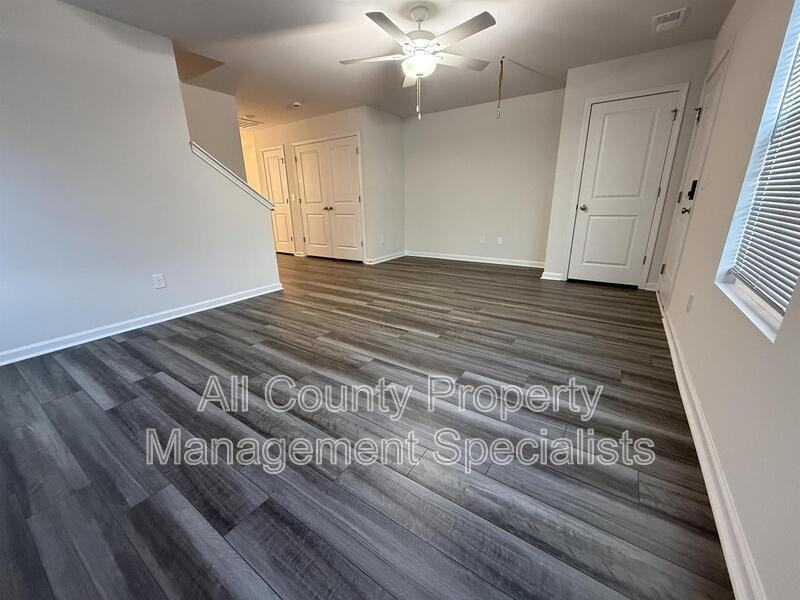 451 Dinkins Dr - Photo 2 of 11