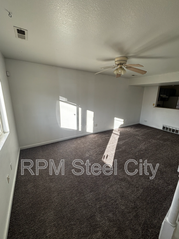 28 Yorkshire Rd - Photo 2 of 12