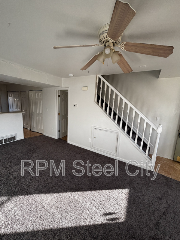 28 Yorkshire Rd - Photo 3 of 12