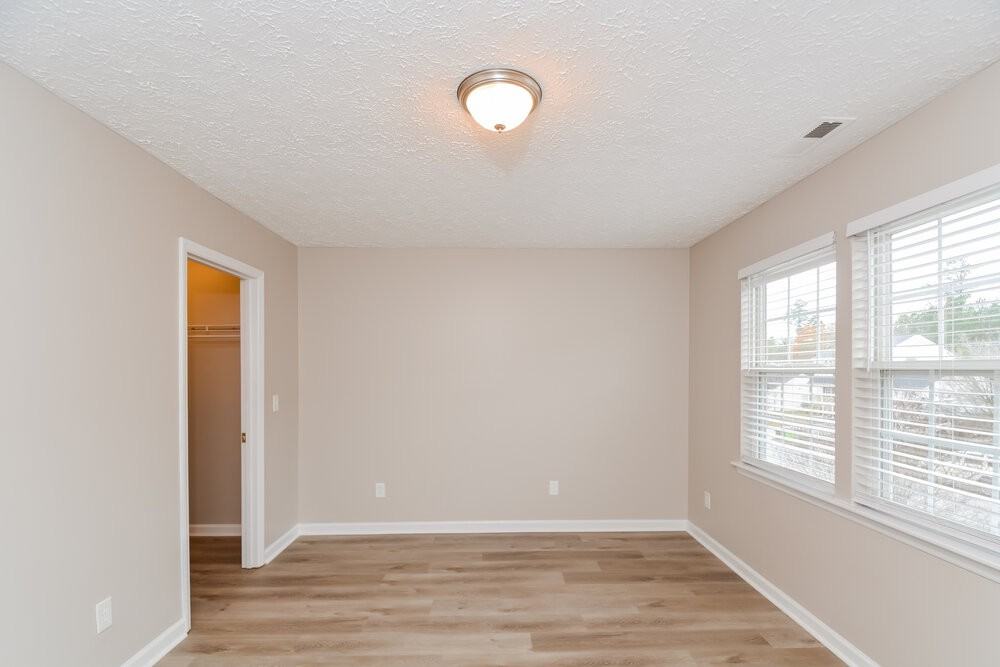 209 Mingocrest Dr - Photo 5 of 17