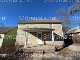 1611 N Poplar St - Photo 1 of 1