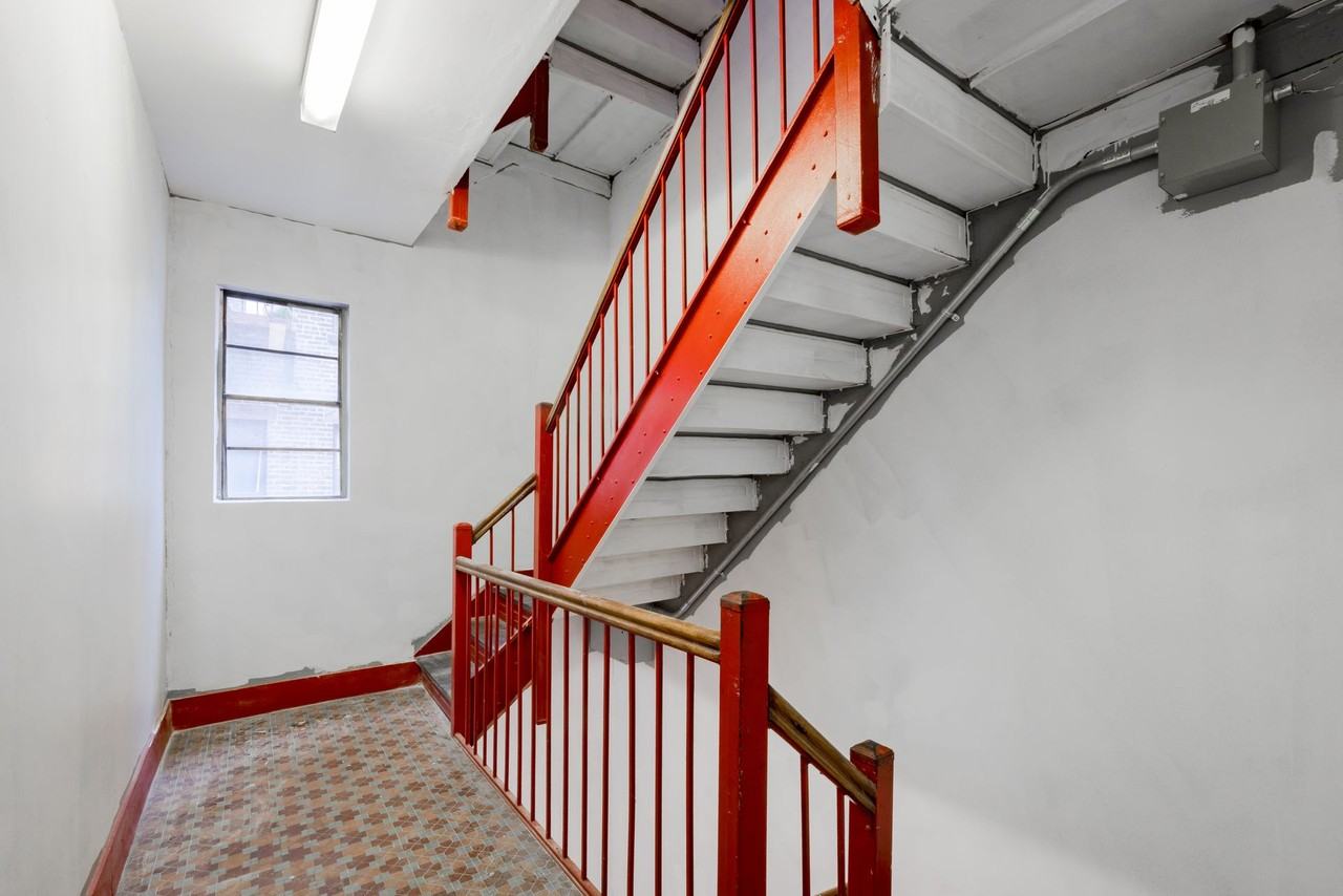 415 West 47th Street - Photo 2 of 15