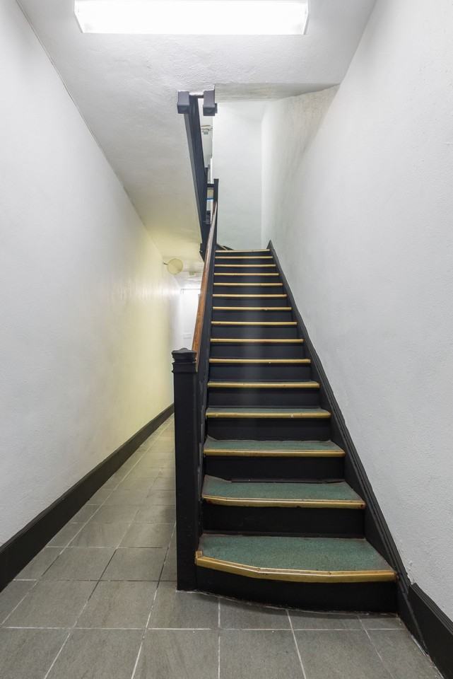 415 West 47th Street - Photo 6 of 15