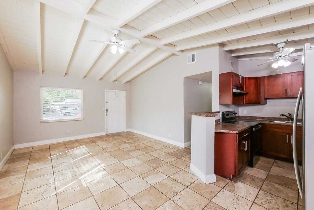 1616 Nw 16th St - Photo 6 of 16