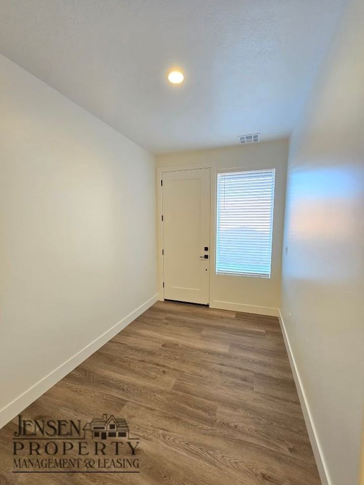 1062 W Albertine Ln - Photo 3 of 25