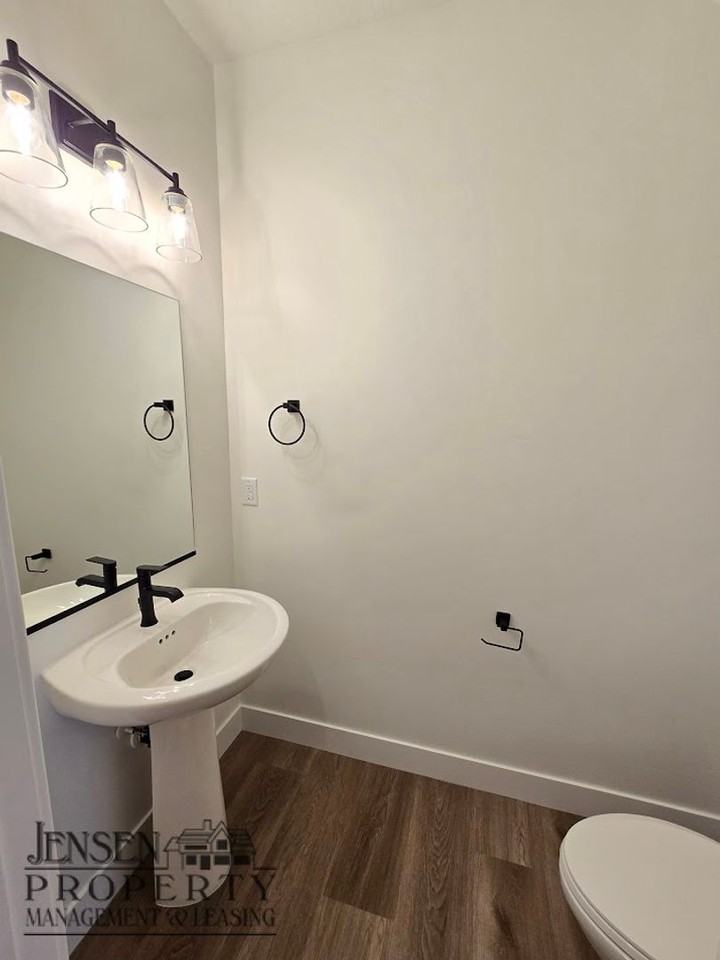 1062 W Albertine Ln - Photo 7 of 25