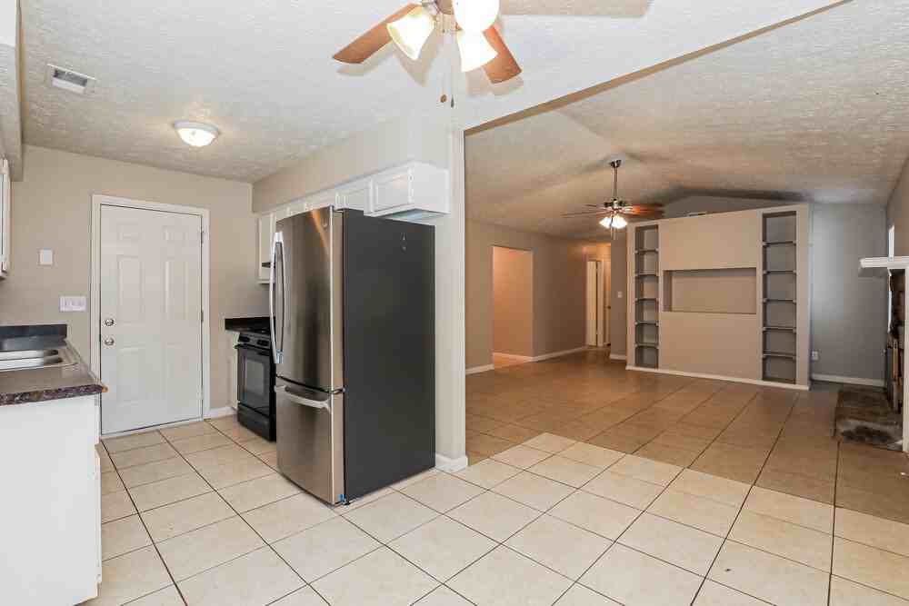 266 Montego Cir - Photo 6 of 16