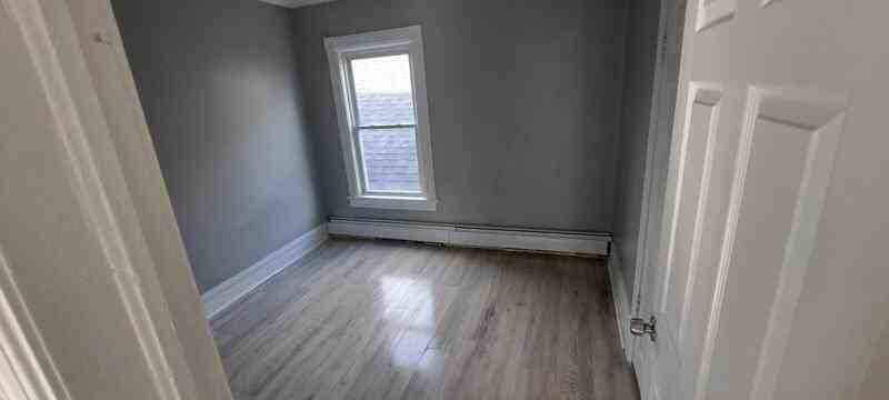 29 S White St #3 - Photo 2 of 12