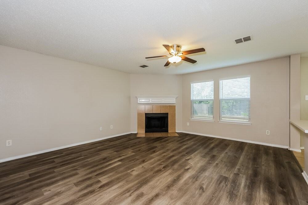 7024 Lake Jackson Dr - Photo 4 of 17