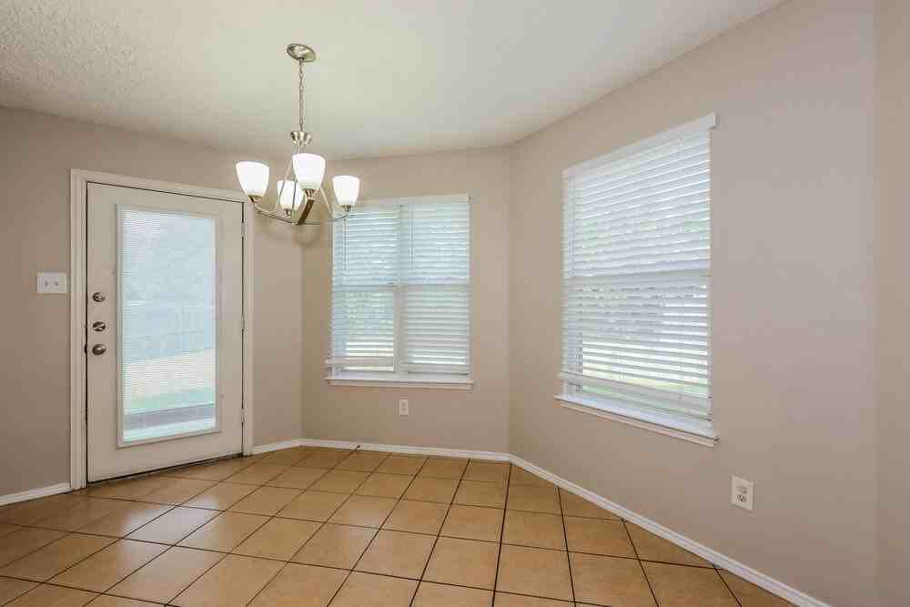 7024 Lake Jackson Dr - Photo 6 of 17