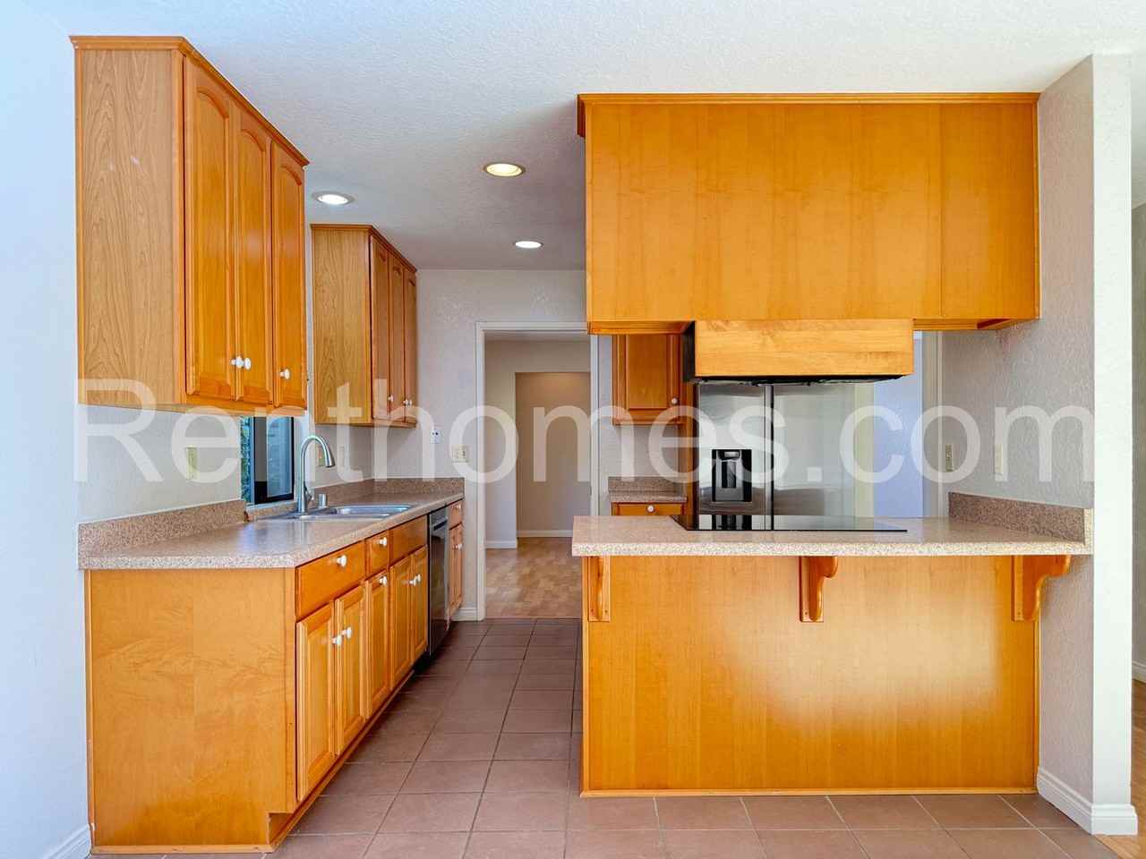 2822 Mesa Dr - Photo 6 of 30