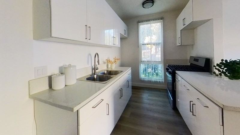 1818 W Sumac Ln #1B - Photo 4 of 14