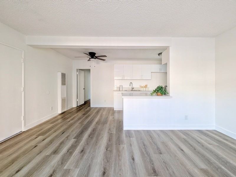 1818 W Sumac Ln #1B - Photo 6 of 14