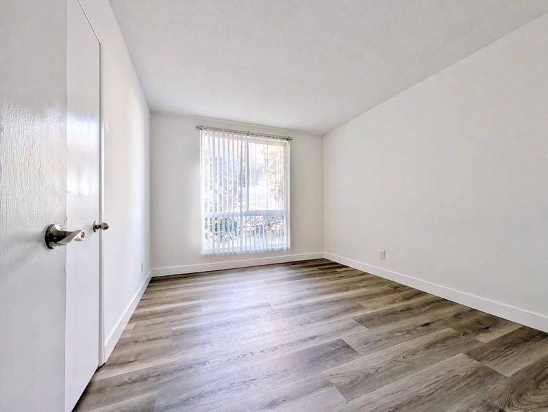 1818 W Sumac Ln #1B - Photo 7 of 14