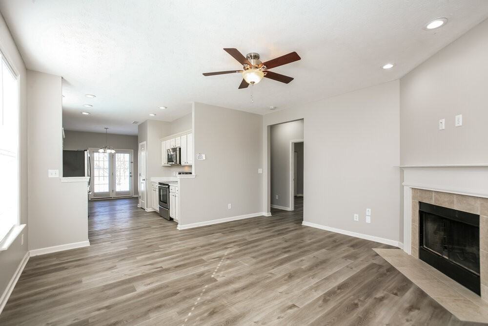 3400 Roundlake Ln - Photo 5 of 16