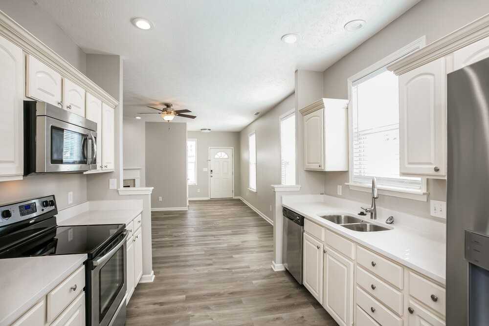 3400 Roundlake Ln - Photo 6 of 16