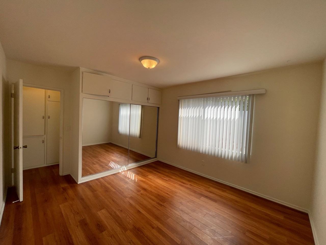 1243 26th St - Photo 7 of 19