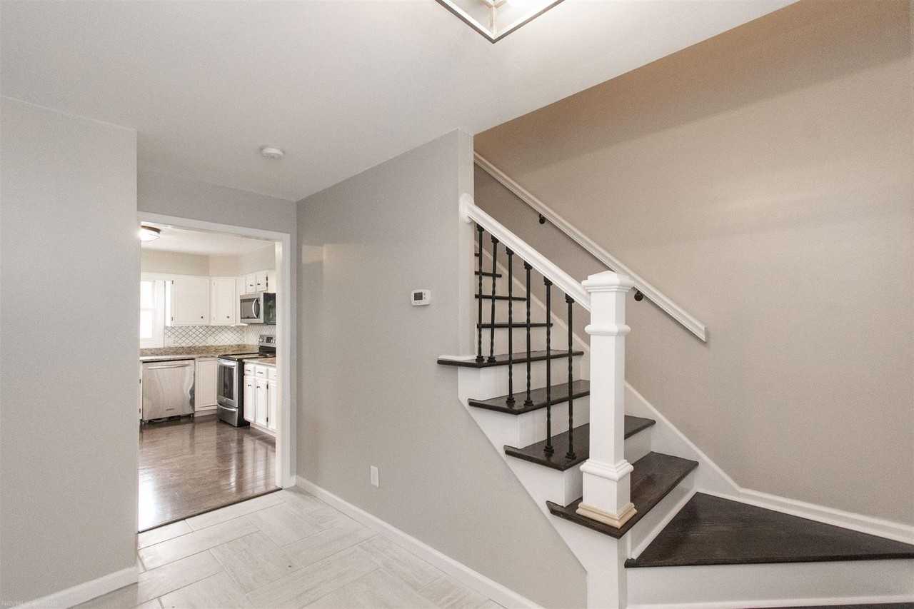 310 Cherokee Dr - Photo 3 of 26