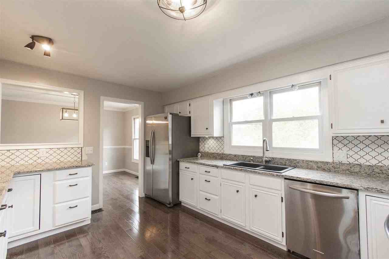 310 Cherokee Dr - Photo 6 of 26