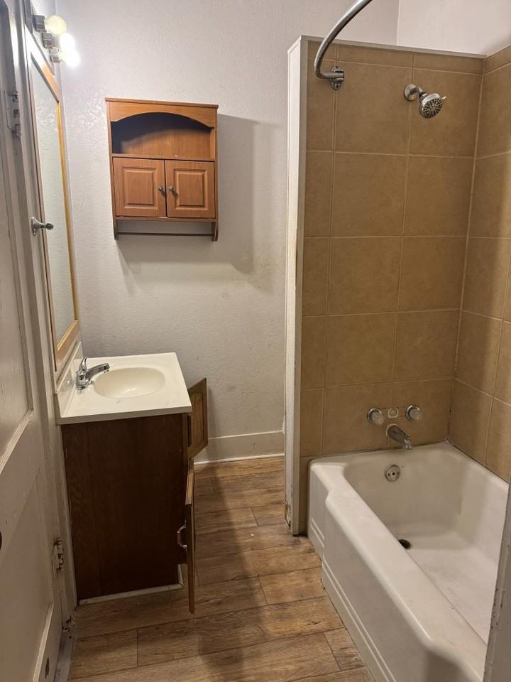 207 1/2 College Ave - Photo 2 of 10