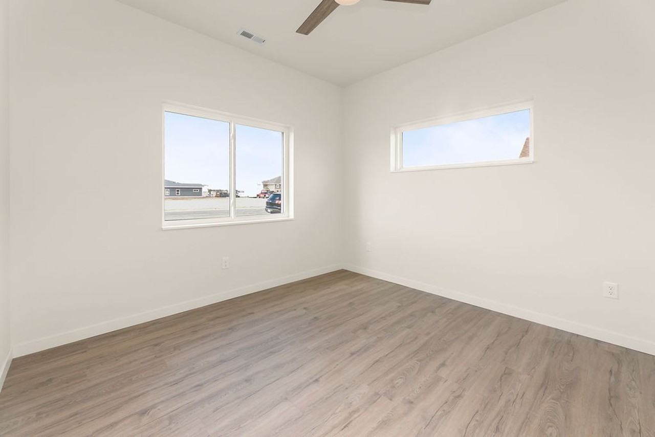 809 9th Ave Sw #B - Photo 7 of 11