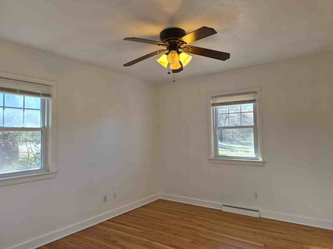 2950 N Lynnhaven Rd - Photo 7 of 15