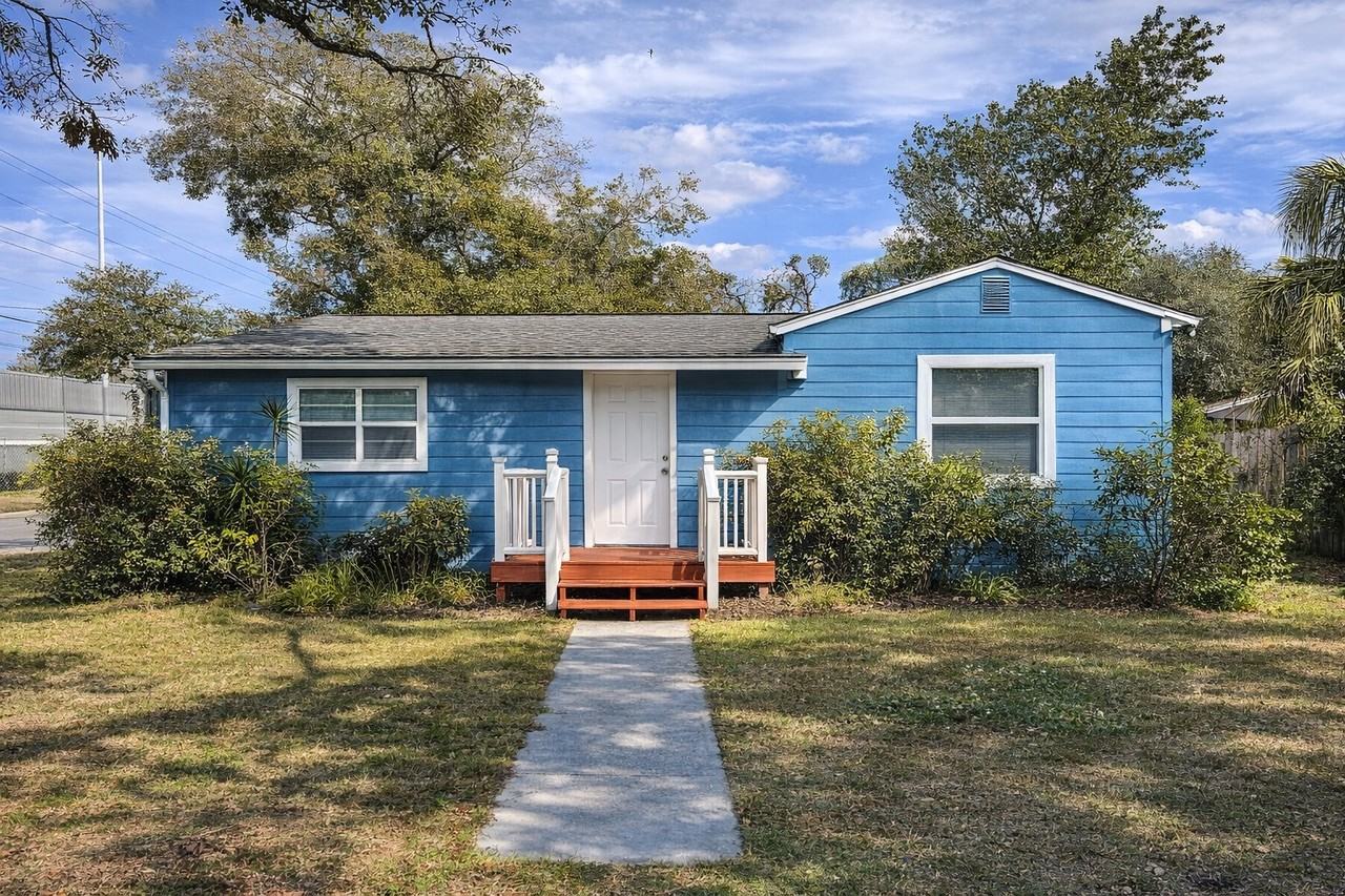 802 E Emma St - Photo 2 of 6