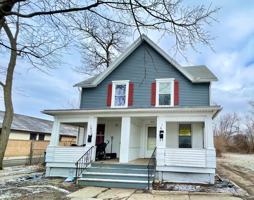 featured image of 1625 1625 - 1627 E 31st