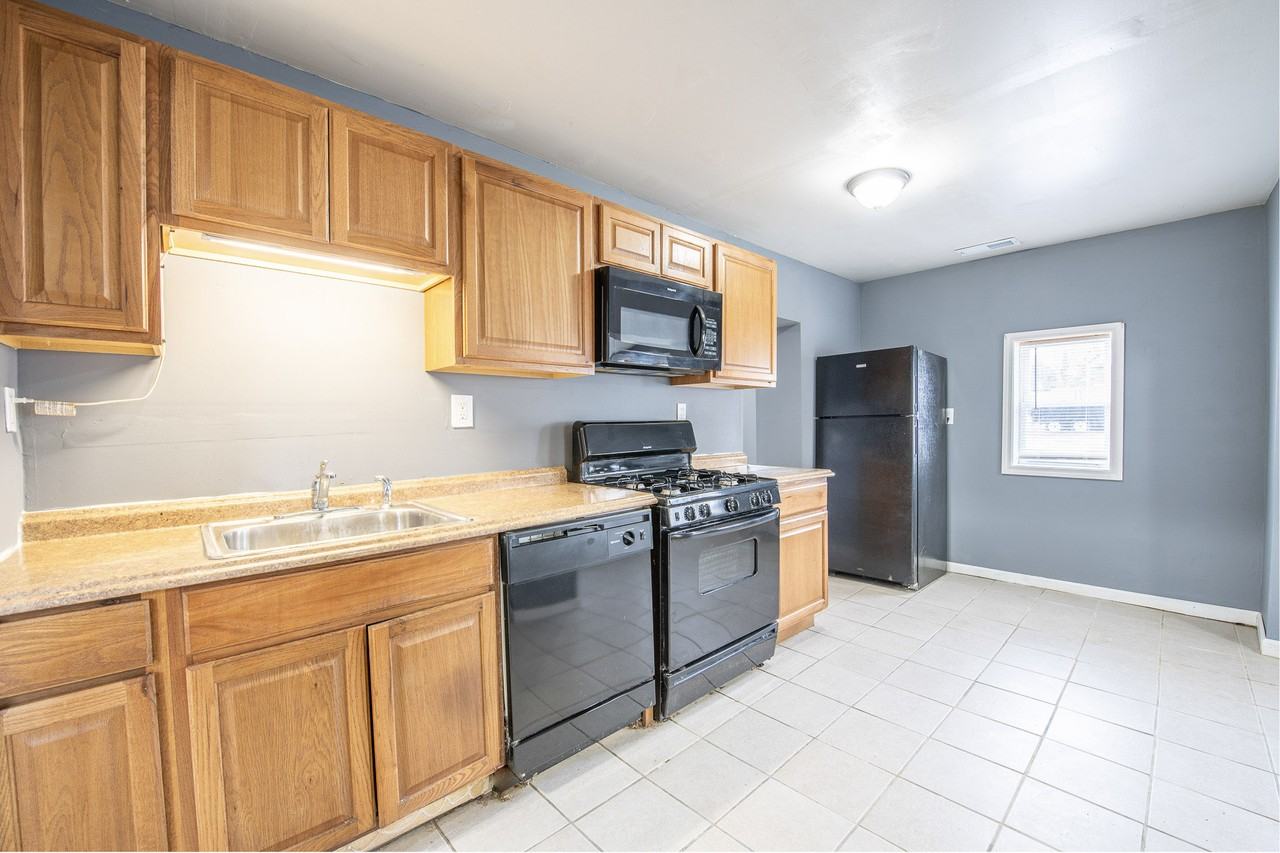 2001 Genesee St #94MARY - Photo 2 of 7