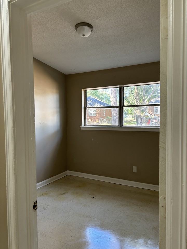 612 10th Ave #1 - Photo 6 of 10