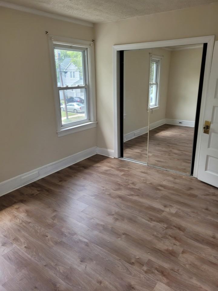 302 Delaware Ave #1 - Photo 6 of 33