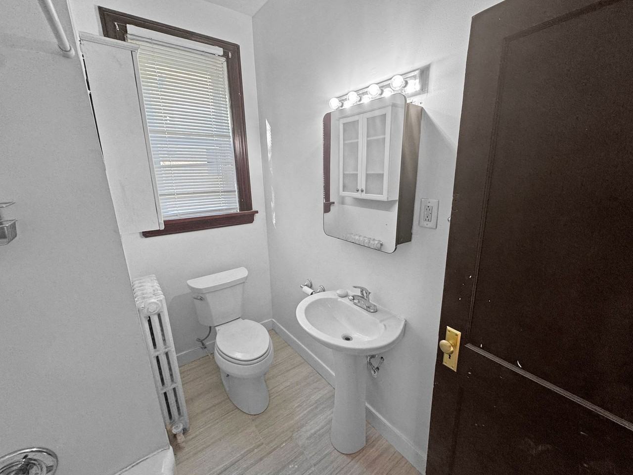 2806 Hawthorne Avenue - Photo 4 of 30