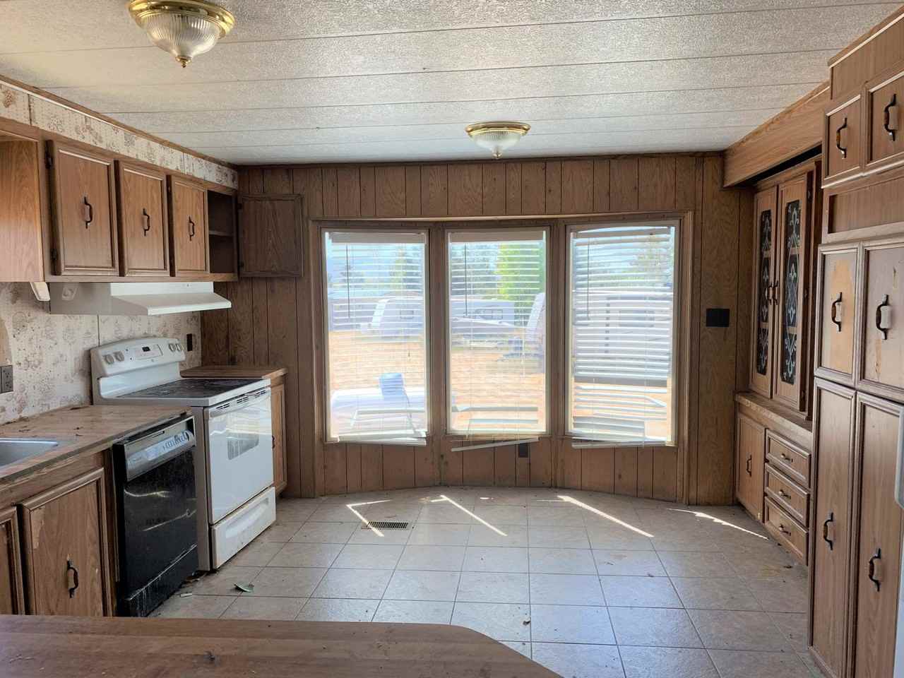 472 Tiffany Dr - Photo 3 of 6