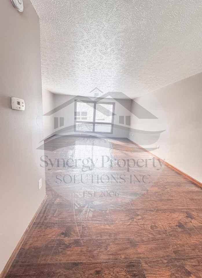 745 Carol Ln - Photo 5 of 22