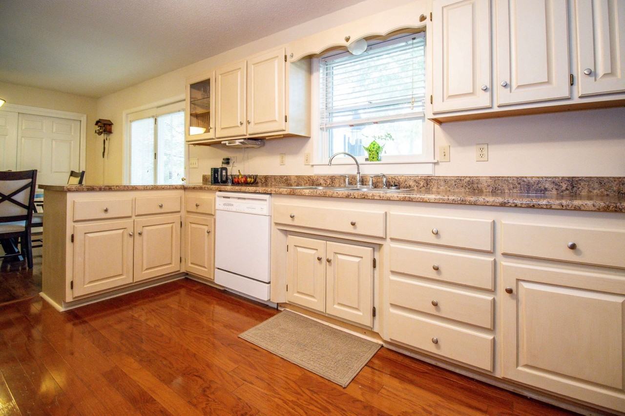 4303 Mount Carmel Ln - Photo 7 of 38