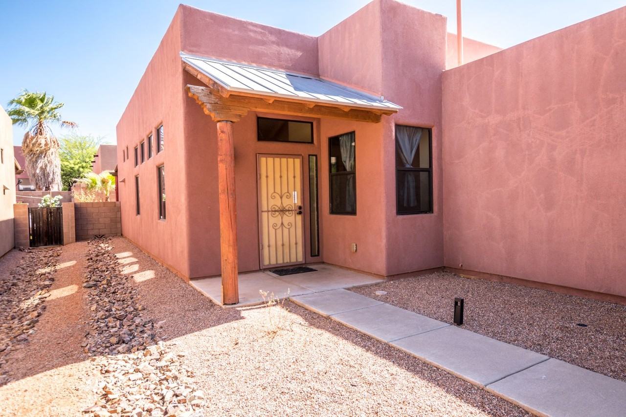 1770 Chaplain Carter Dr - Photo 3 of 36