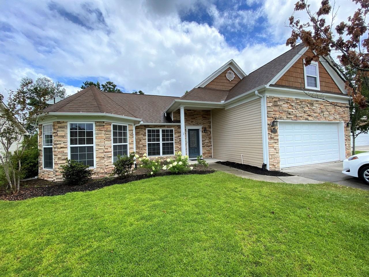 217 Heartwood Dr - Photo 2 of 22